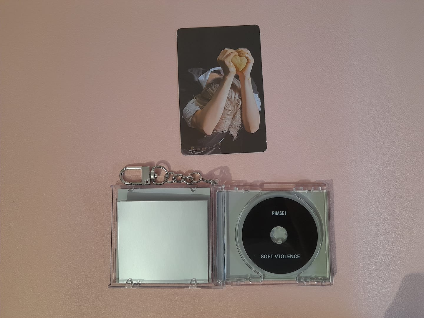 Customer photo review of TAEMIN [PHASE I : Soft Violence] KEYRING Ver.