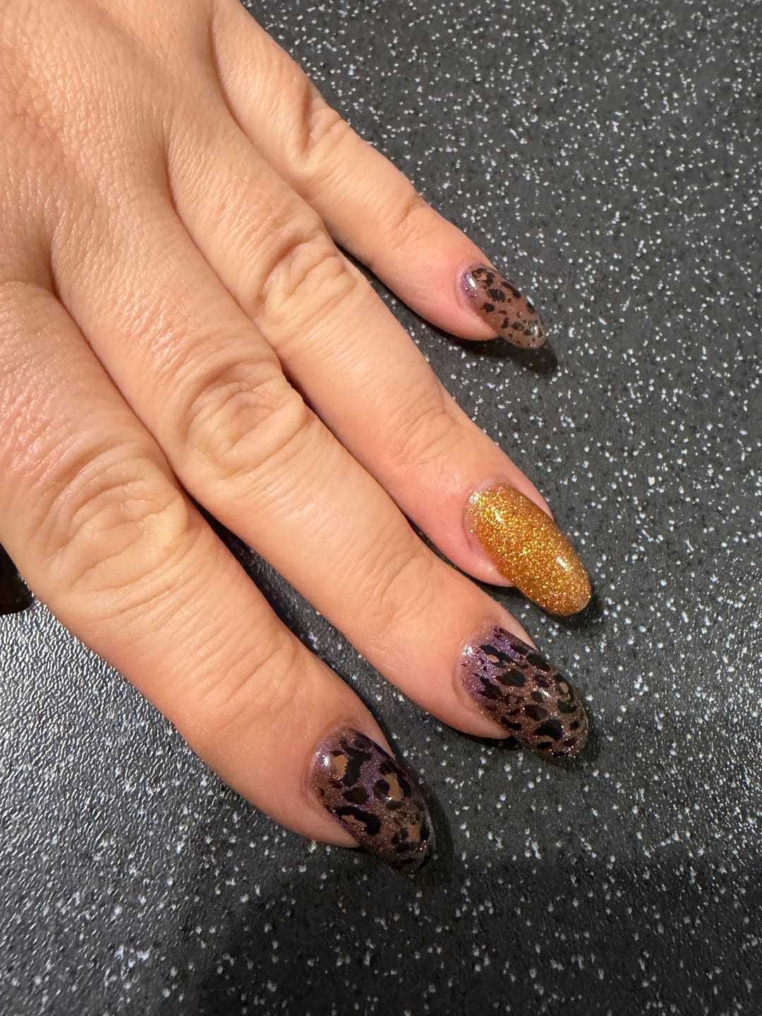 Customer photo review of Semilac Nail Transfer Foil Wild Animals 17