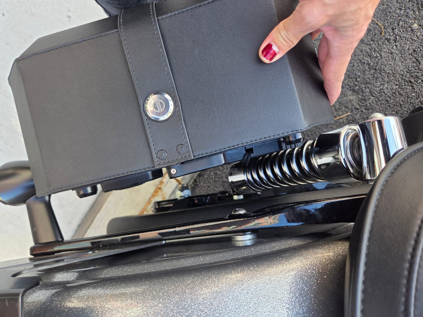 Customer photo review of 30L - Outlaw Quick-Mount Medium Harley Softail Fat Bob FXFB/S Leather Wrapped Hard Saddlebags