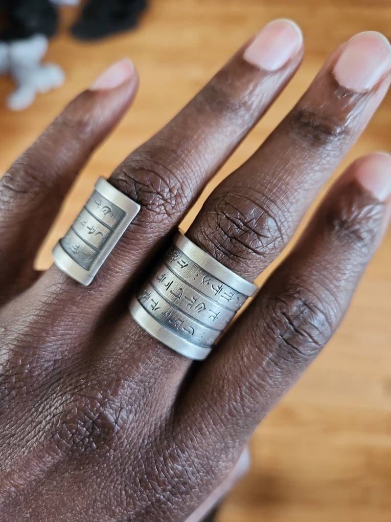 Customer photo review of Two Finger Spell Storing Ring