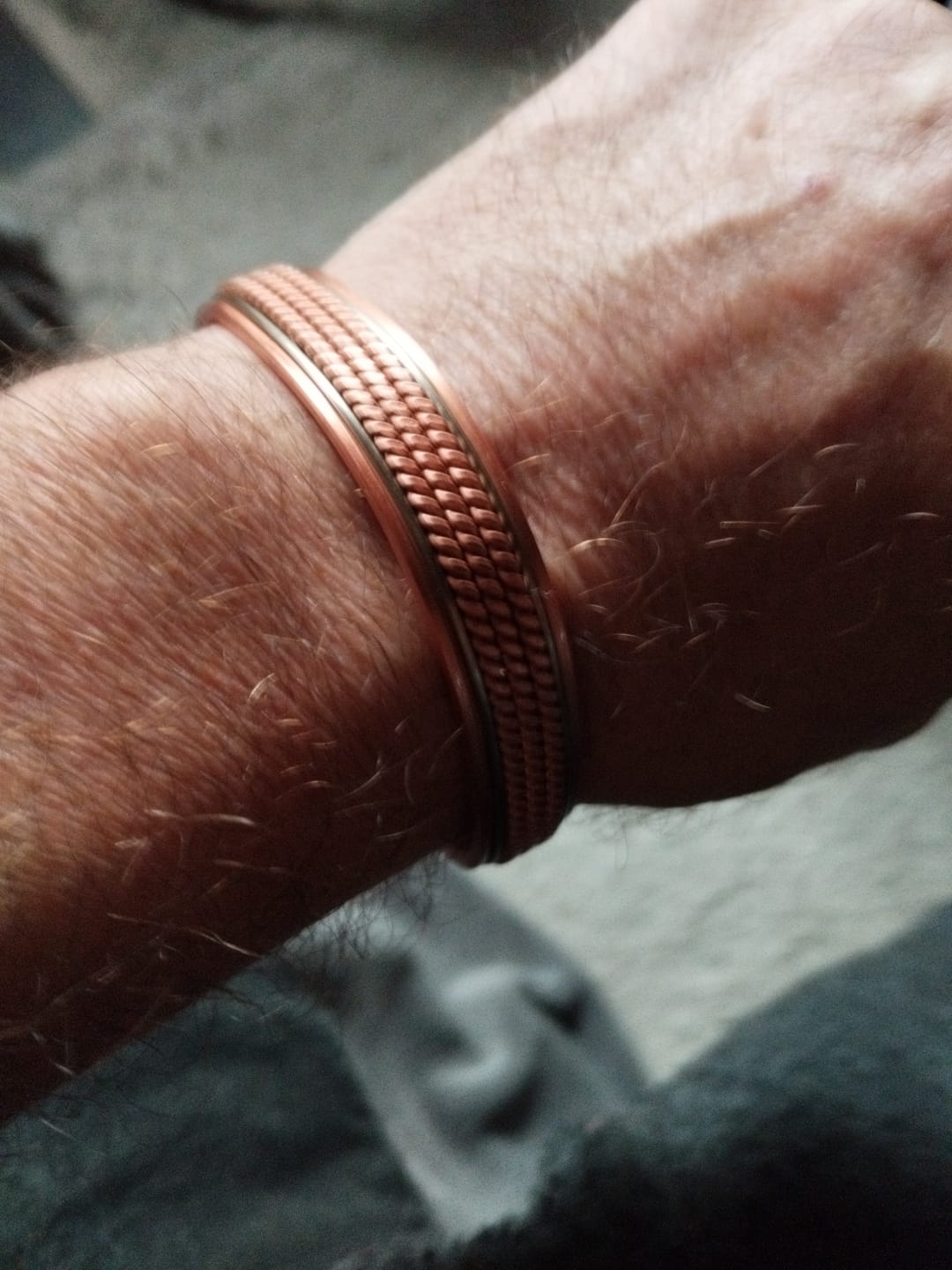 Customer photo review of Keo - Bracelet Jonc Homme Cuivre Magnétique