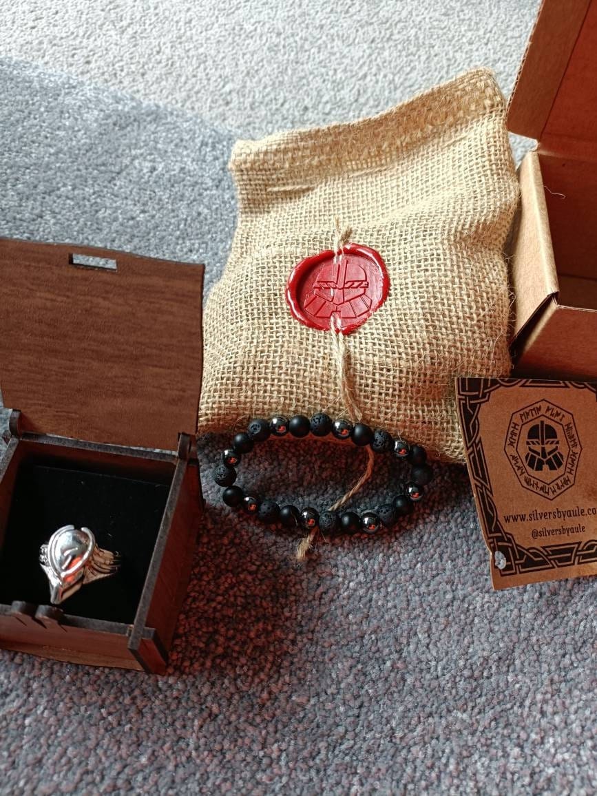 Customer photo review of Alien Hunter Mask Ring