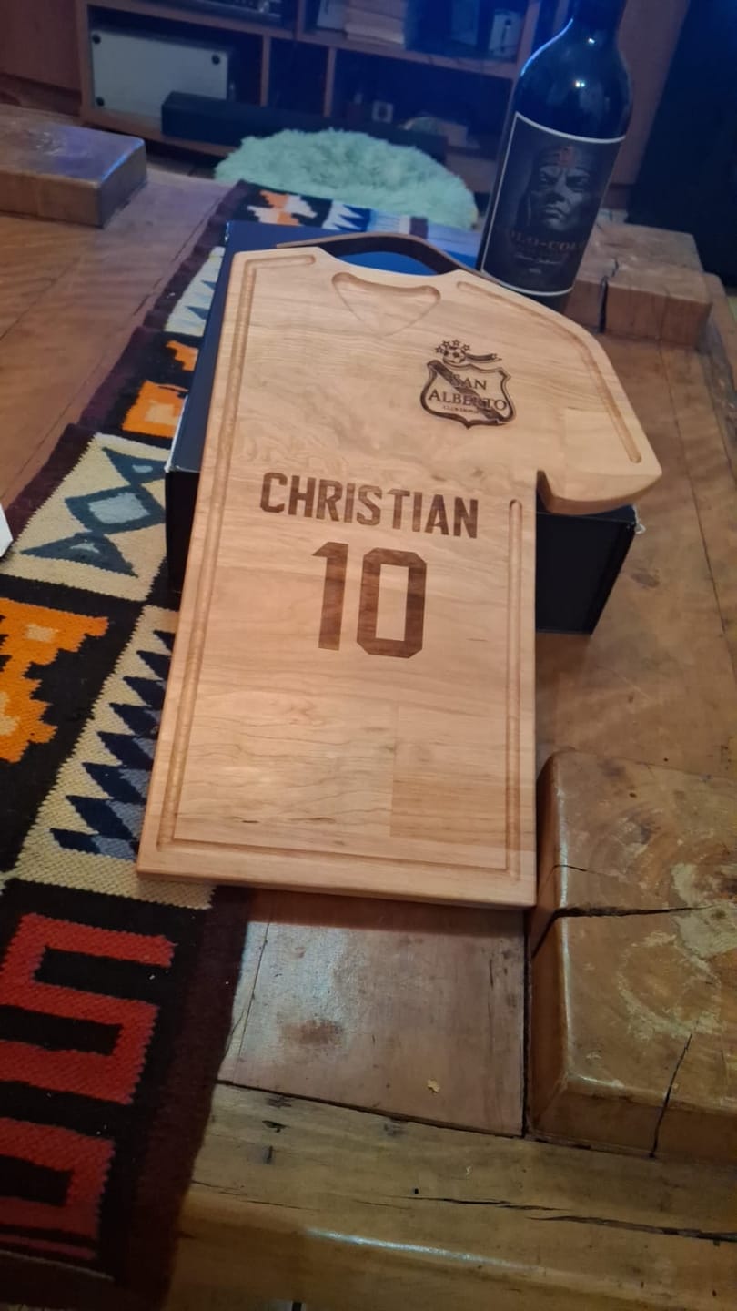 Customer photo review of Tabla Futbol Personalizada