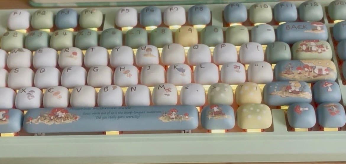 Customer photo review of KiiBOOM Little Shroom Pack Keycap Set