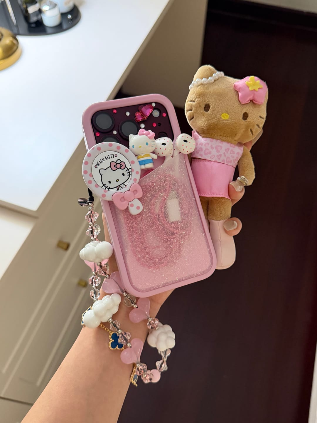 Customer photo review of Flex Pouch - iPhone 17