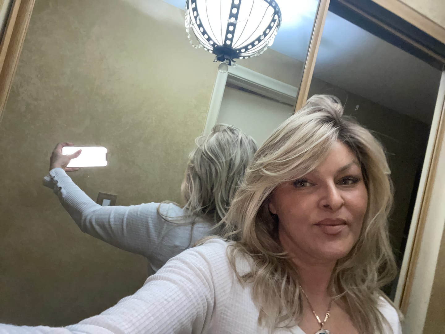 Customer photo review of SECRET LIASON - Sunlit Beige Blonde