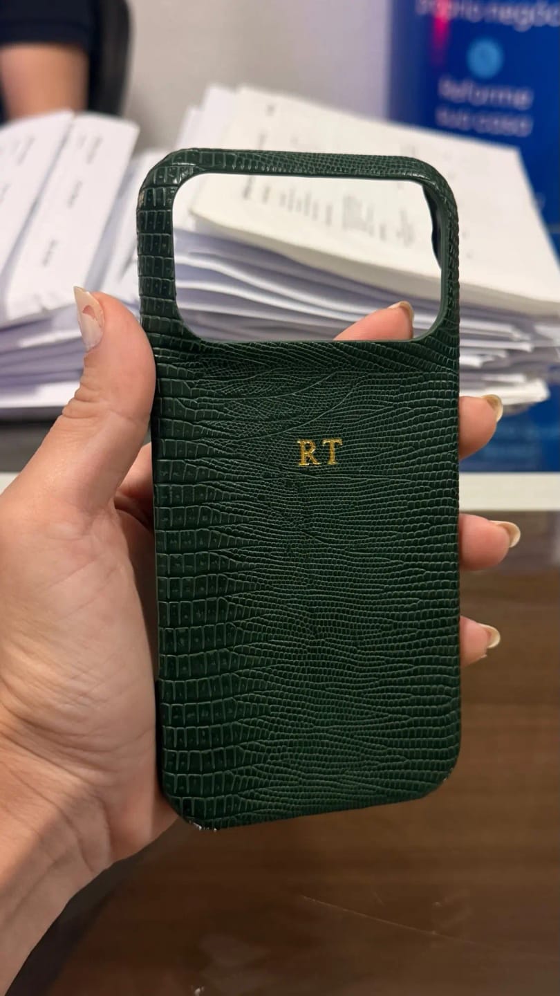 Customer photo review of Lizard Phone Case