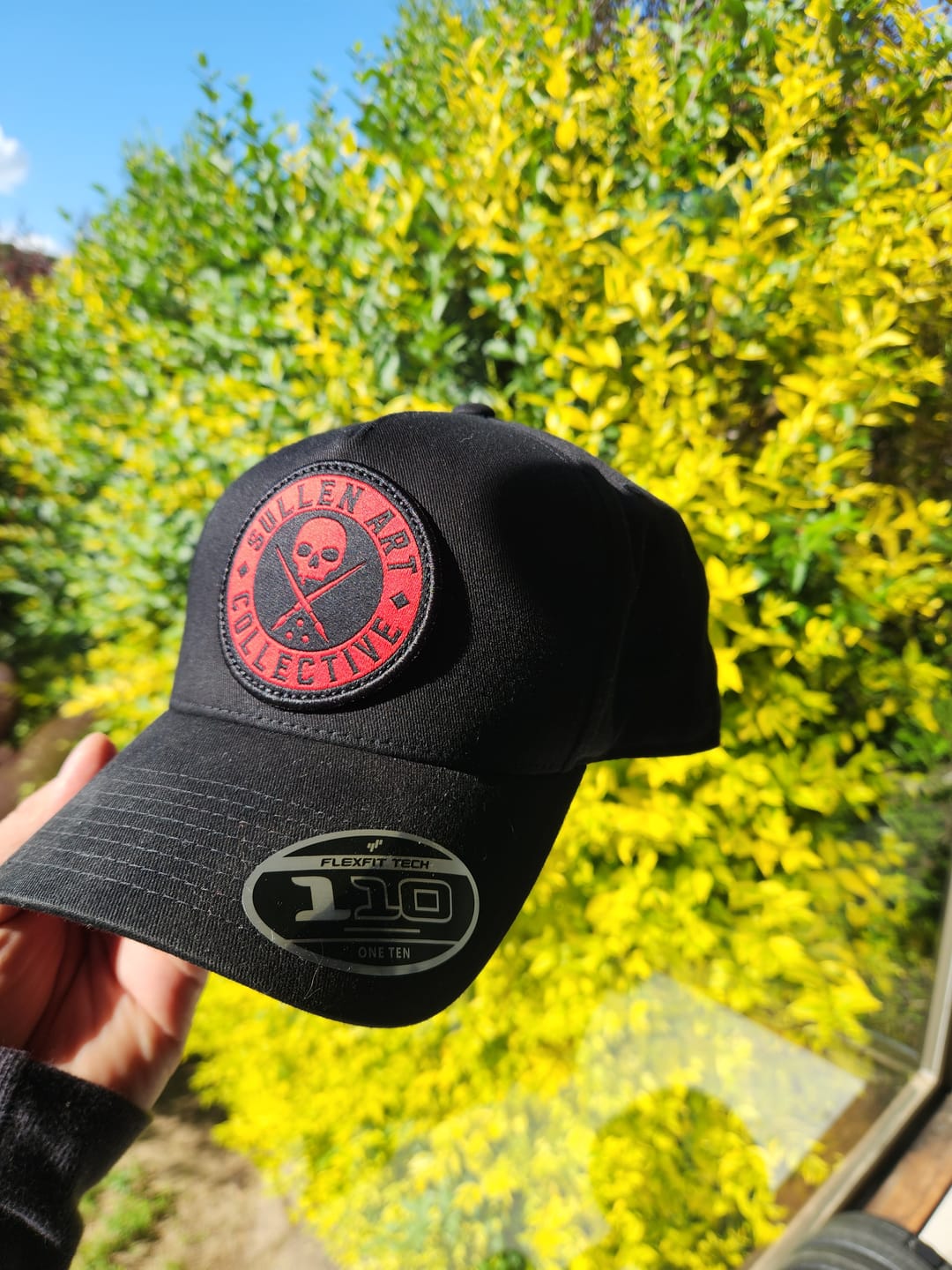 Customer photo review of BOH CURVED SNAPBACK - BLACK/RED