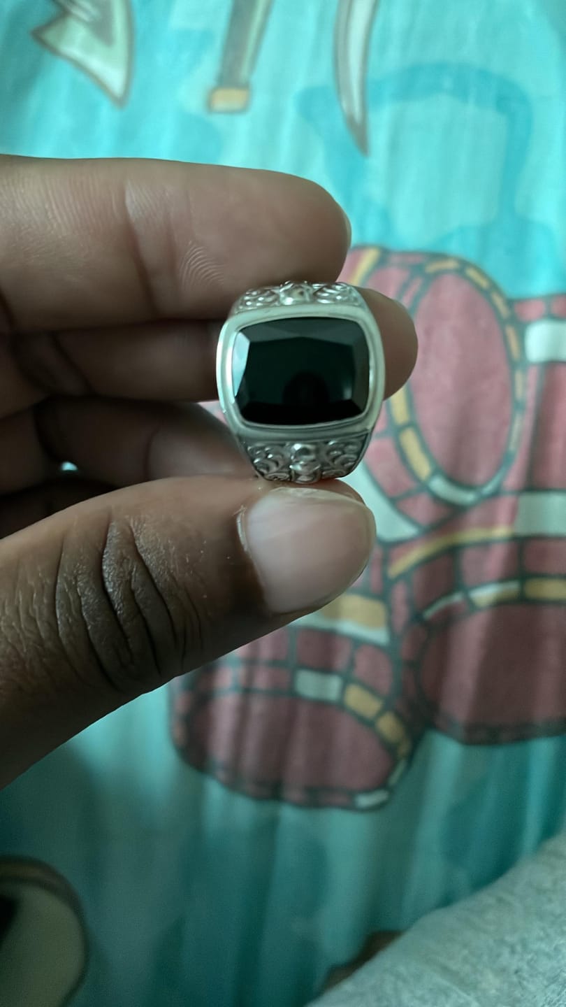 Customer photo review of Hourglass Onyx Skull Ring