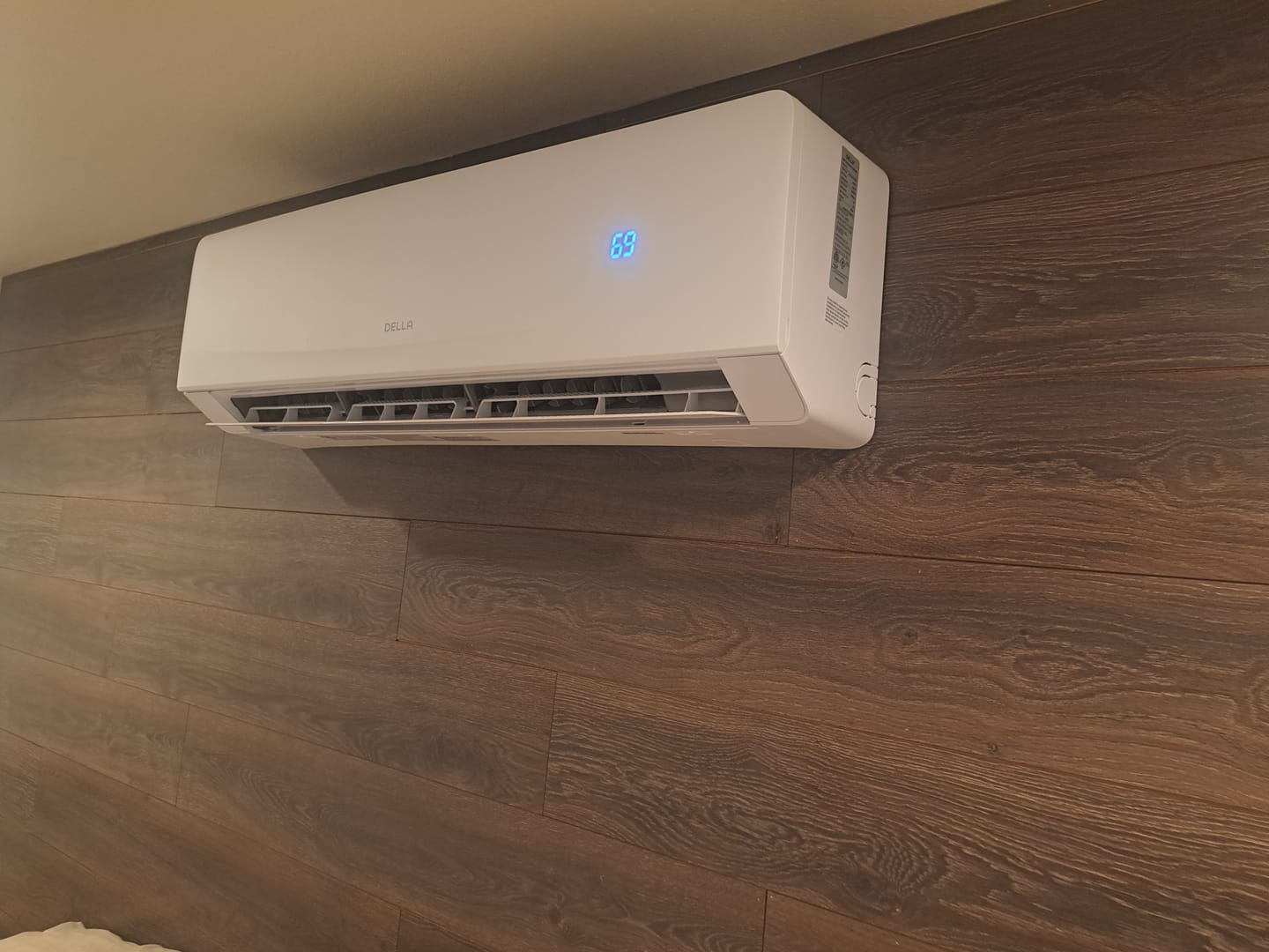 Customer photo review of DELLA Serena CloudAir Series 18000 BTU 22 SEER2 Mini Split Heat Pump AC - Up to 1000 Sq.Ft.