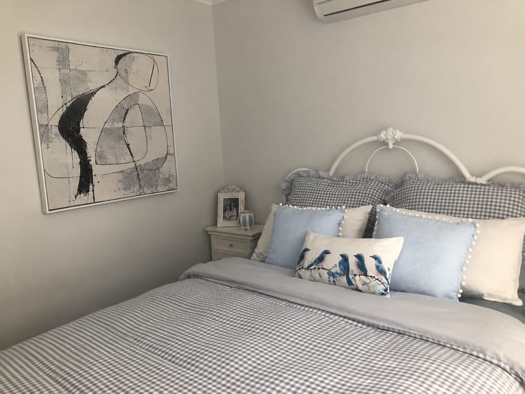 Customer photo review of Minimalist Art YXVK