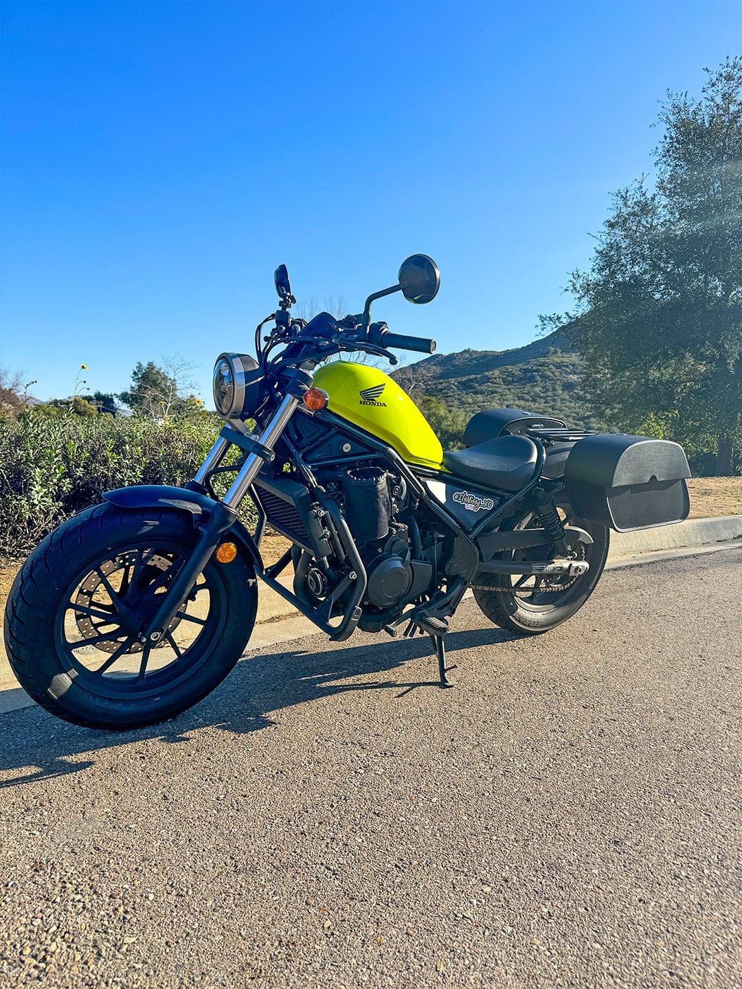 Customer photo review of 28L - Panzer Medium Quick Mount Honda Rebel 500 Leather Saddlebags