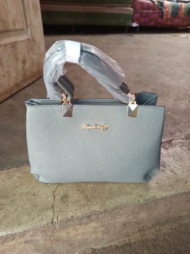 Customer photo review of New Fashion Shoulder Bags Designer Custom Crossbody Bags Luxury PU Leather Tote Trendy Ladies Handbags