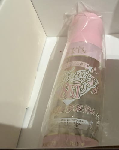 Customer photo review of P.Louise Forever Set Bridal Setting Spray