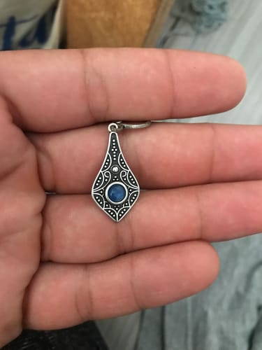 Customer photo review of Brincos Prata Femininos Cianita