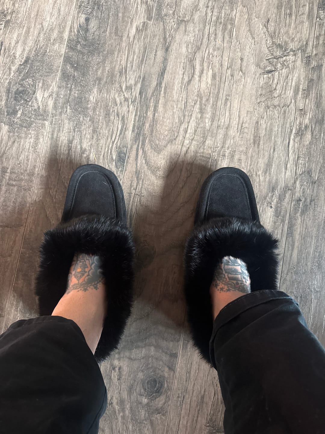 Customer photo review of Men's Rabbit Fur Moccasins