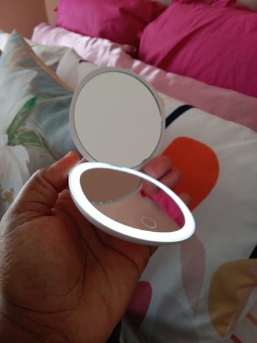 Customer photo review of Era LED Light Compact Mirror