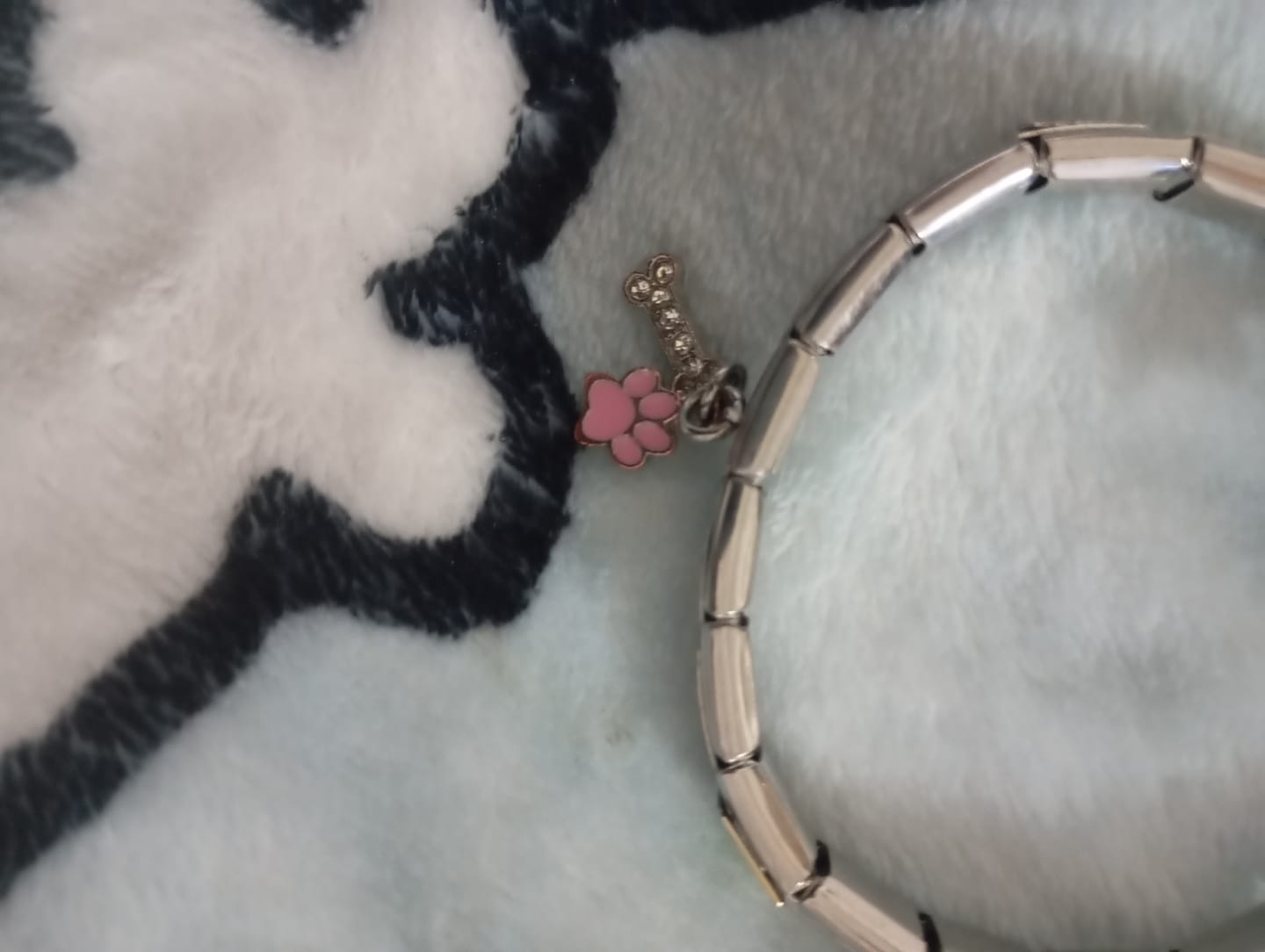 Customer photo review of Charm Colgante Huella perrito