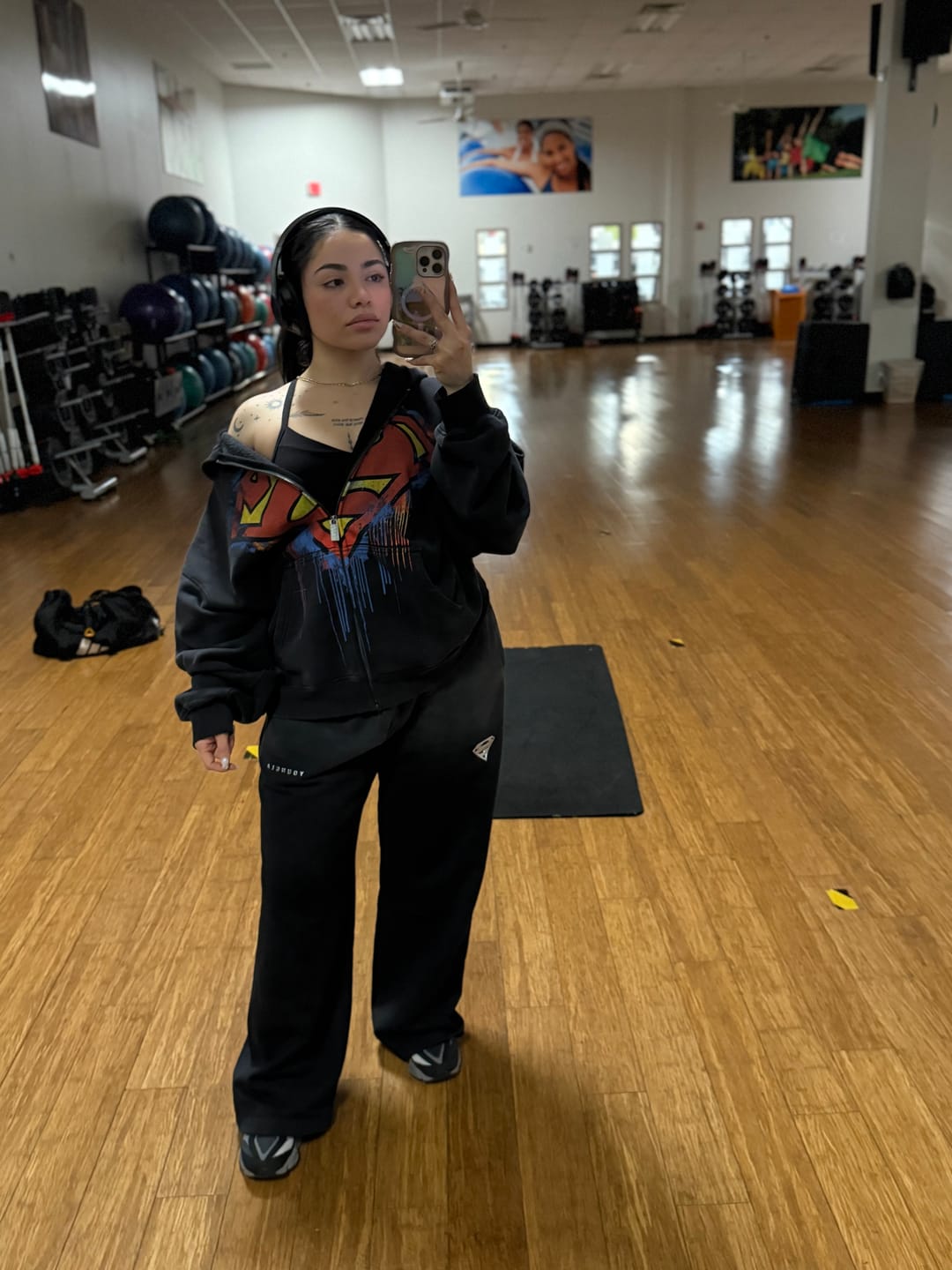 Customer photo review of 2032 - Superman Sweats