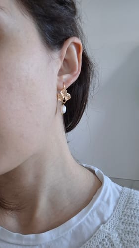 Customer photo review of Orecchini Fiocchetto