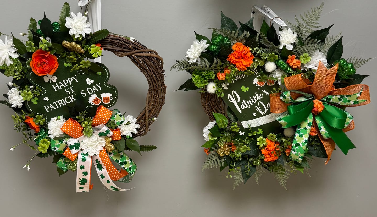 Customer photo review of 14" Round Grapevine Wreath - DECOE-034