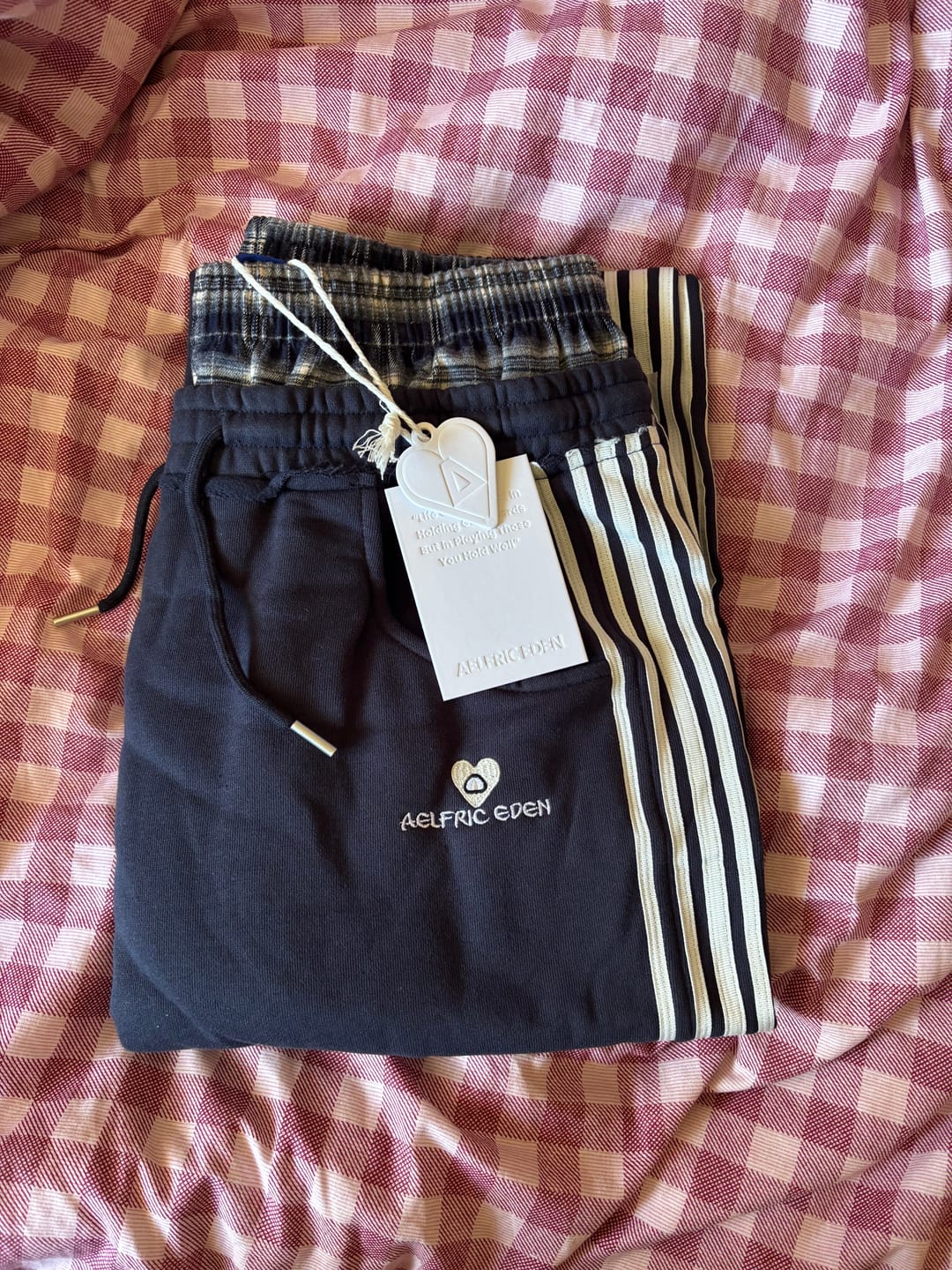 Customer photo review of Aelfric Eden Double Waist Baggy Sweatpants