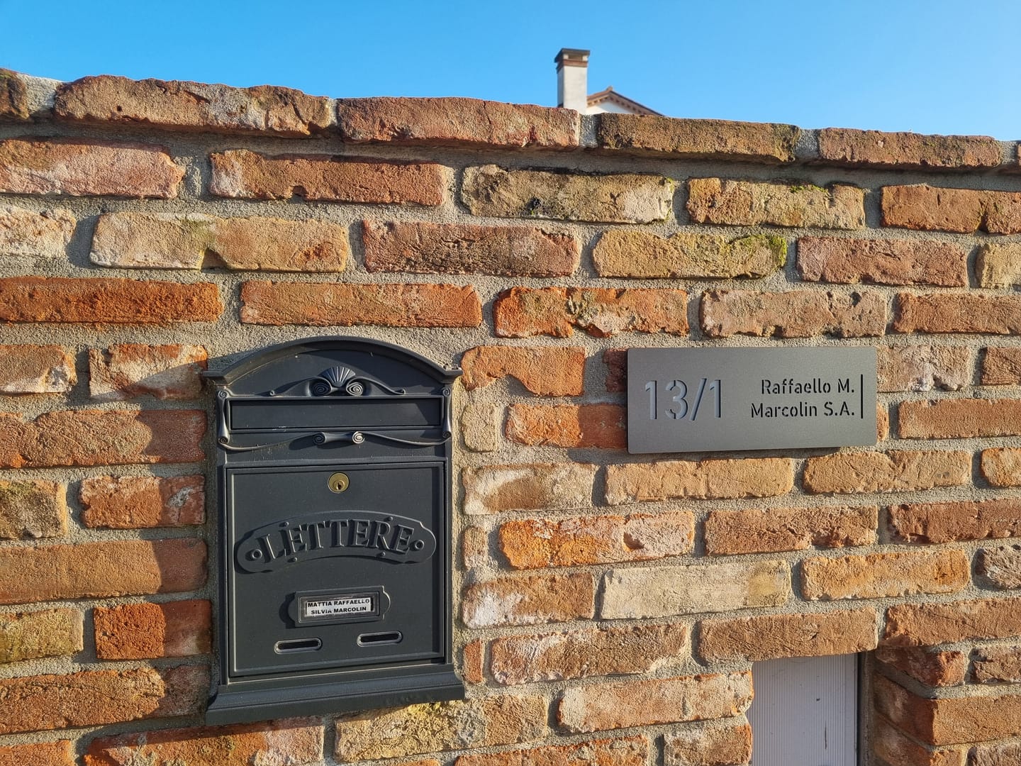 Customer photo review of Numero civico e testo modello Stencil Horizontal