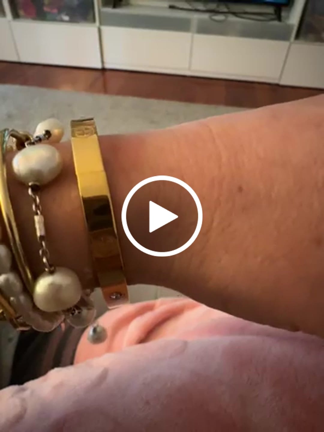 Customer video review of Bracciale Rigido con Zirconi – Oro Giallo, Oro Rosa o Oro Bianco