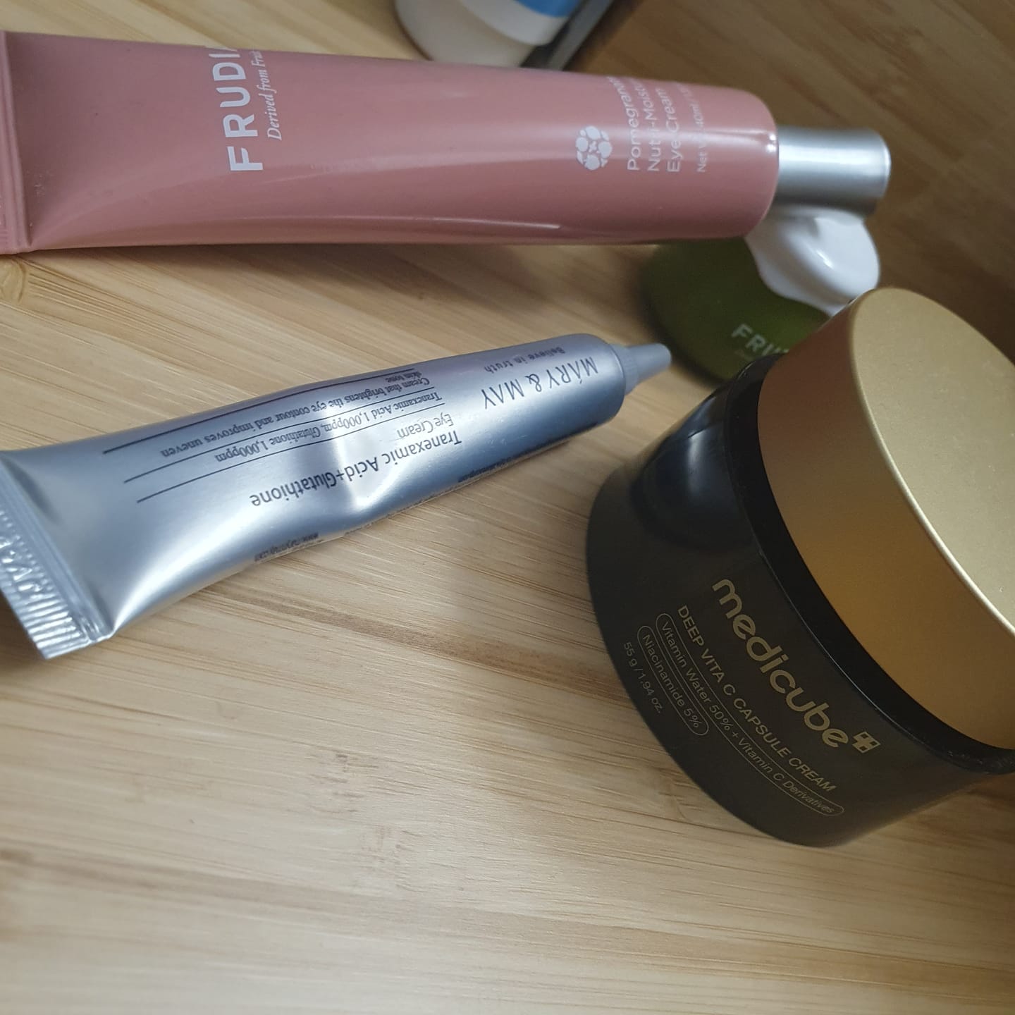 Customer photo review of Mary&May Tranexamic Acid+Glutation krema za područje oko očiju