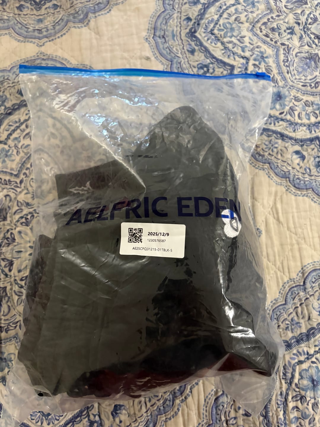 Customer photo review of Aelfric Eden Blade Baggy Barrel Sweatpants