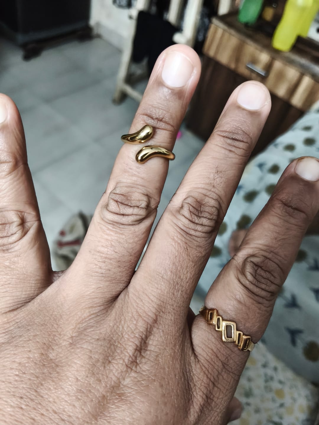 Customer photo review of Gold Open Fluid Ring