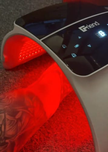 Customer photo review of FriendRedLight™ 7-Wavelength Red Light Therapy Device 2.0