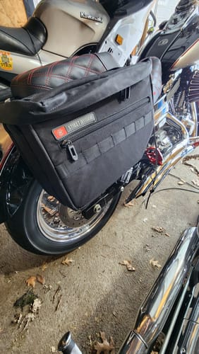 Customer photo review of 18L - Patriot Medium Throw Over Saddlebags for Harley Dyna Super Glide Custom FXDC/I