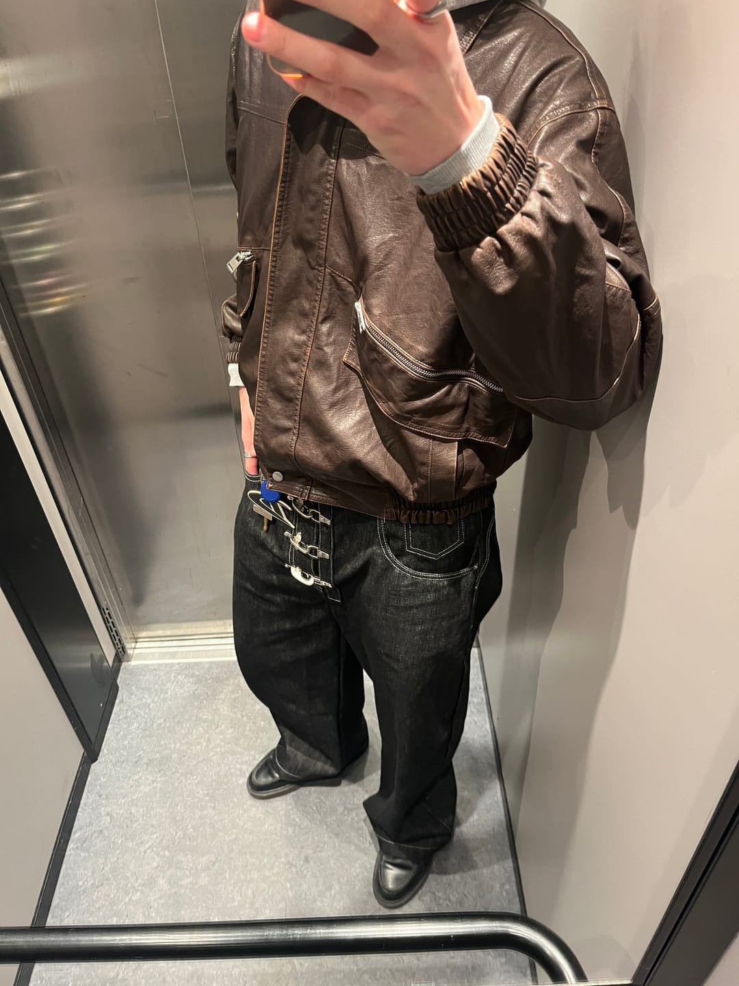 Customer photo review of Aelfric Eden Metal Button Raw Baggy Barrel Jeans