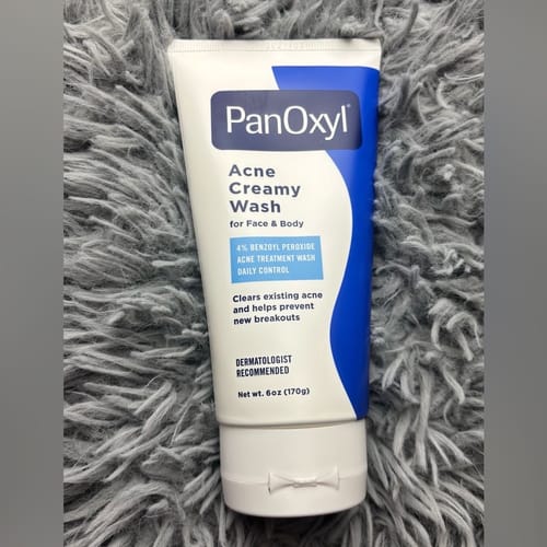 Customer photo review of غسول بانوكسيل لحب الشباب 4٪ بنزويل بيروكسيد - 170ج