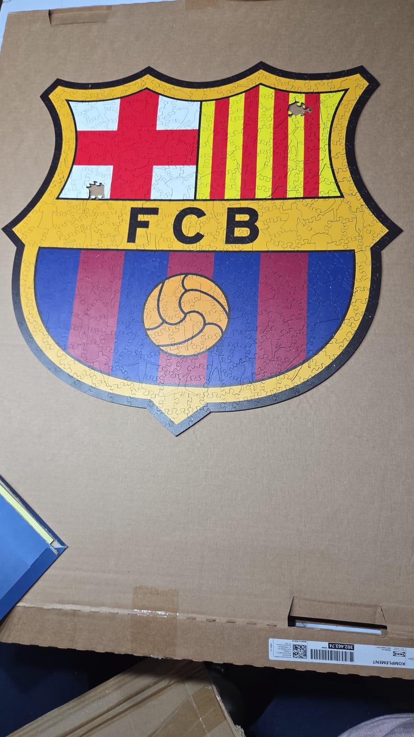 Customer photo review of FC Barcelona® Logo - Puzzle de Madera