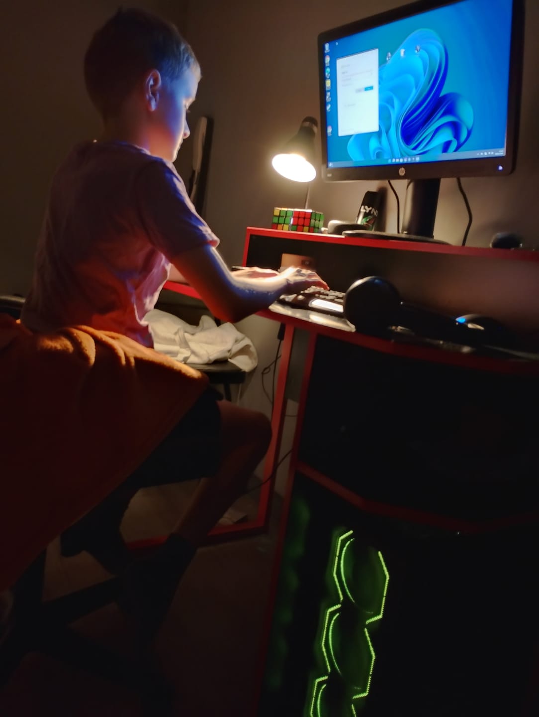Customer photo review of Titan 4 Gaming PC Bundle - Intel Core i7 3rd 16GB RAM AMD RX580 8GB T4-MS201