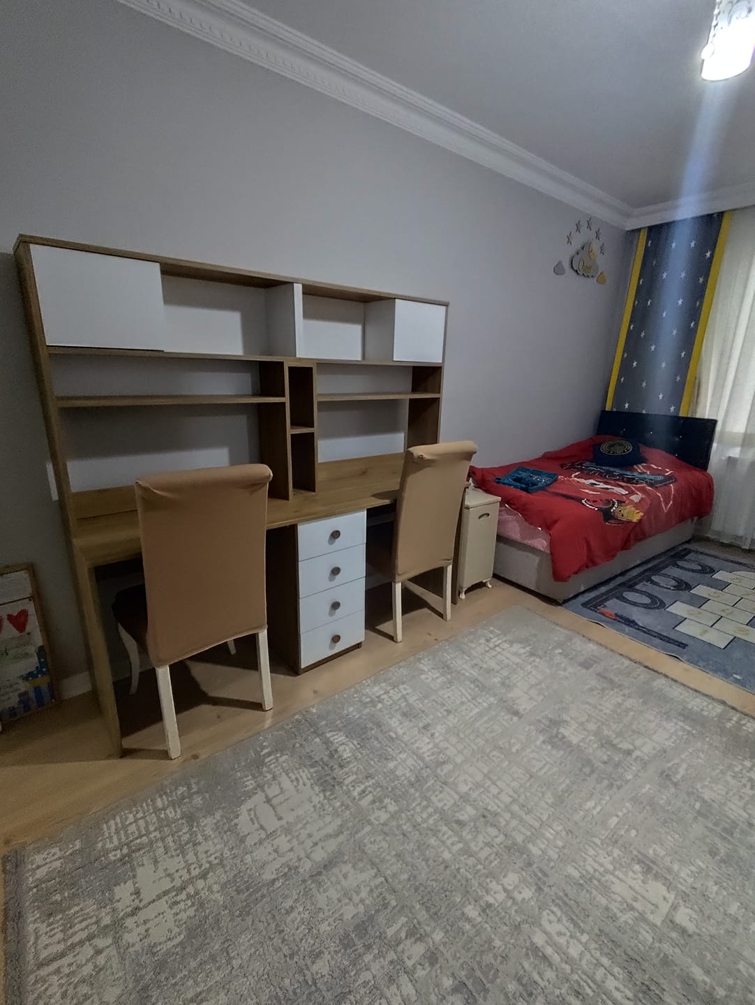 Customer photo review of Rani HA130 İki Kişilik Raflı 2 Kapaklı 4 Çekmeceli Çalışma Ofis Bilgisayar Masası Sepet Ceviz - Beyaz