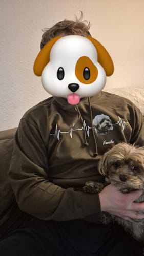 Customer photo review of Mein Herzschlag für… – Personalisierbarer Premium Hoodie mit deinem Hund