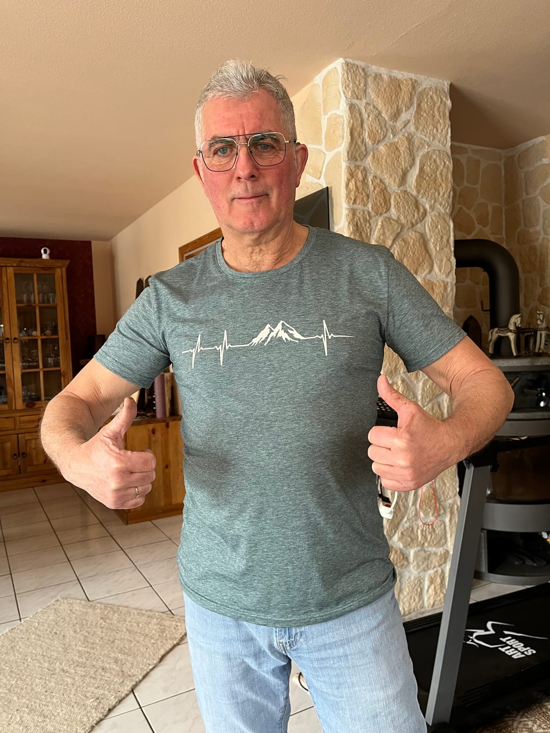 Customer photo review of Herzschlag Berge - Unisex drirelease® ECO Shirt
