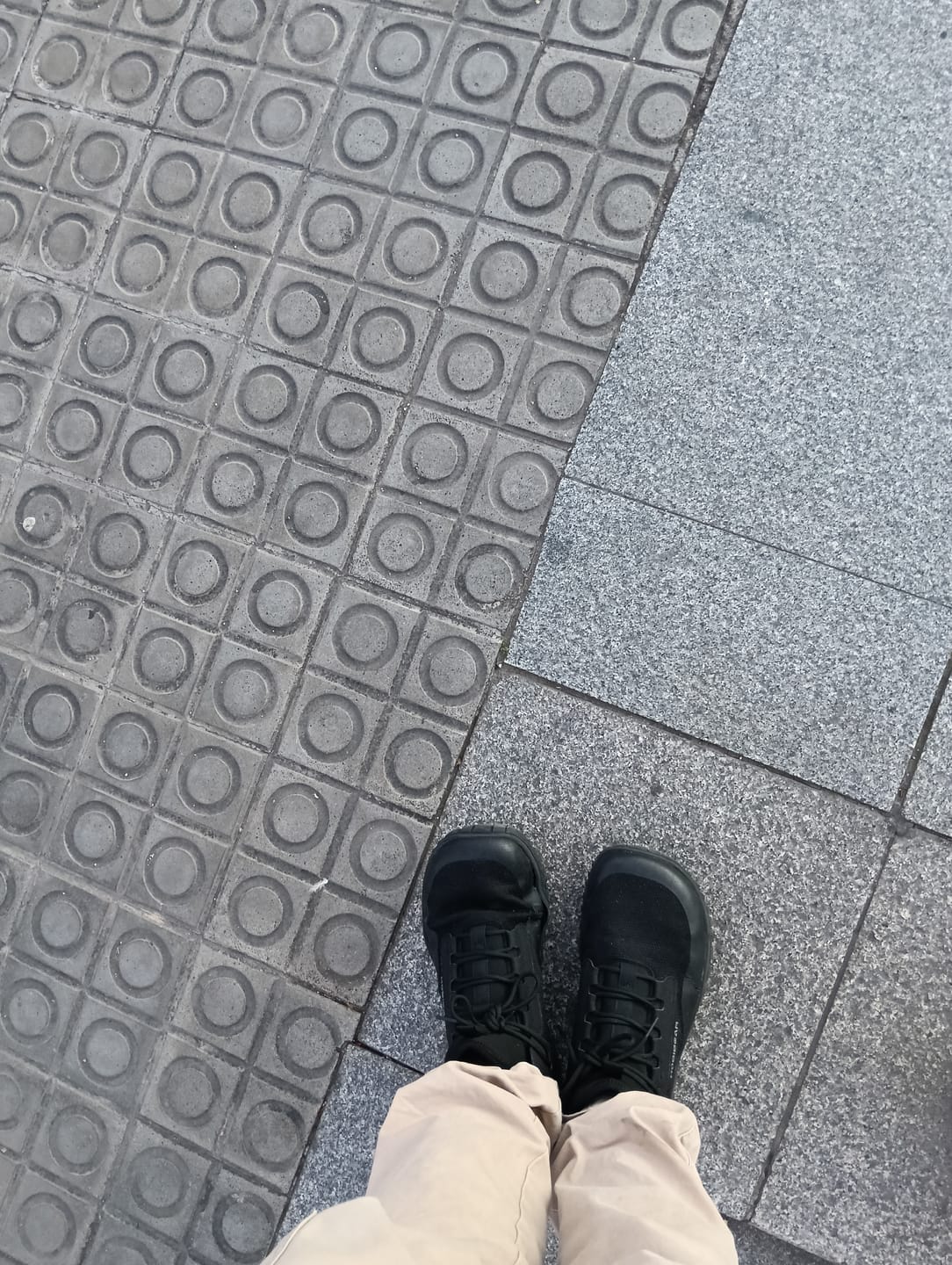 Customer photo review of Larch - Zapatos De Punta Ancha