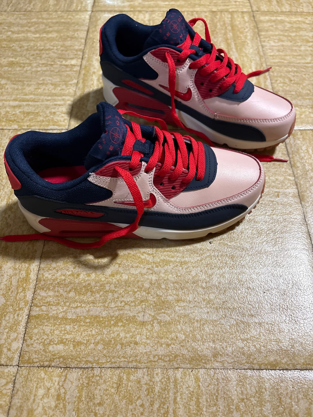 Customer photo review of Nike Air Max 90 Essential