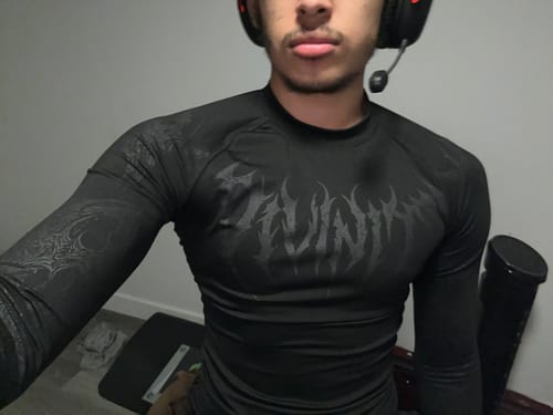 Customer photo review of Void Tech™ Infernal longsleeve Compression [DARKNESS]