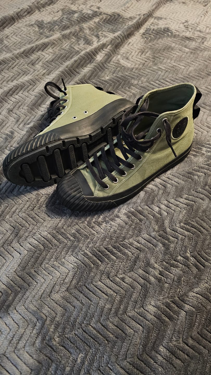 Customer photo review of Grounder High-Top Olive/Black