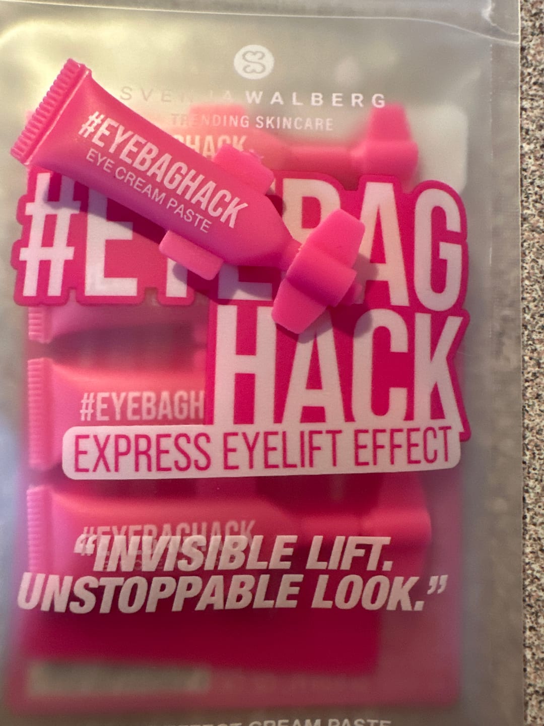 Customer photo review of EYEBAGHACK -  Express Eyelift Effect