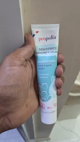 Customer photo review of معجون الأسنان بالعكبر (البروبوليس) والنعناع