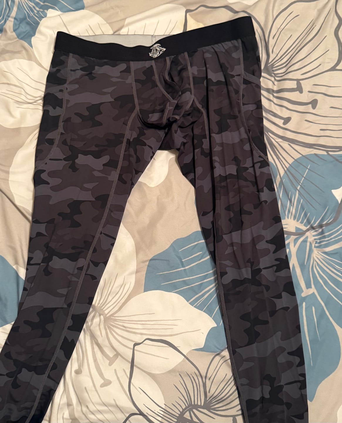 Customer photo review of Nylon 28in Leggings No Fly 1pk Gray Camo