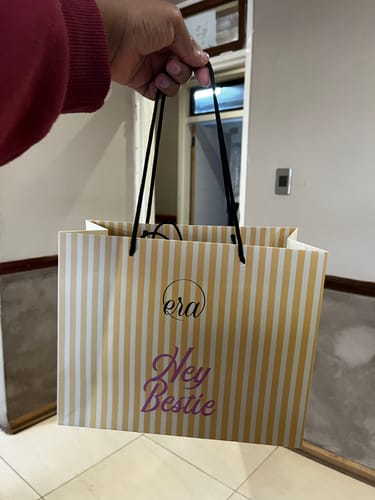 Customer photo review of Yellow Era Gift Bag