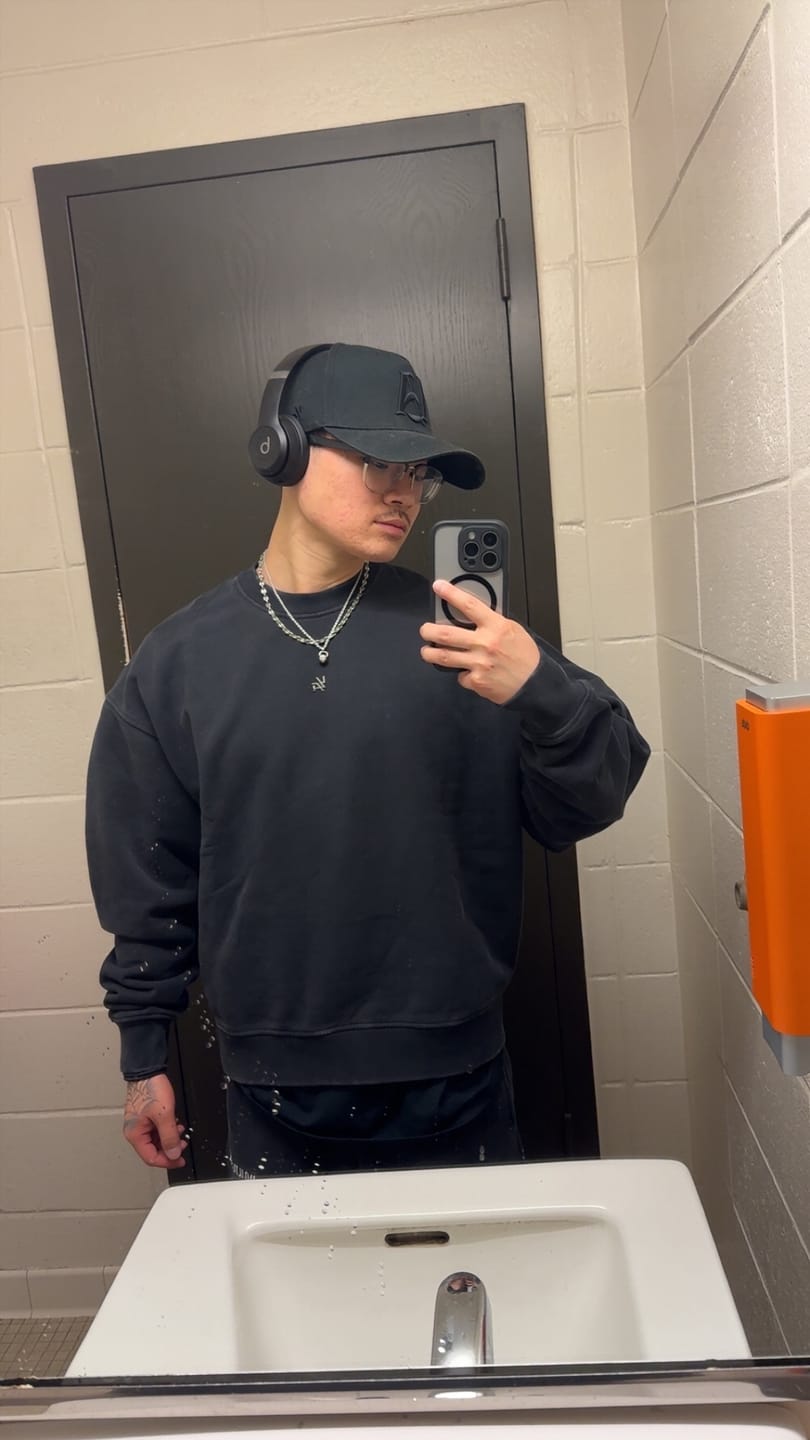 Customer photo review of 5095 - Elevated Essentials - Crewneck