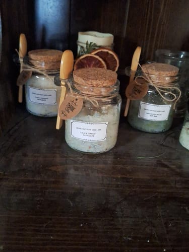 Customer photo review of NIIMBOT B1 Inkless Thermal Label Printer, Create Professional Business Labels with Ease